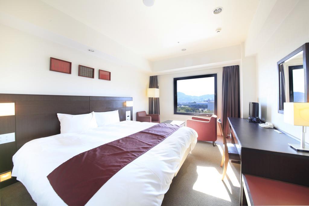 Quintessa Hotel Сасебо Экстерьер фото